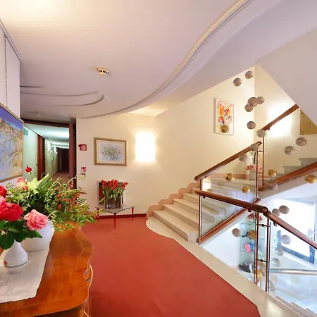 Hotel Contà 4*