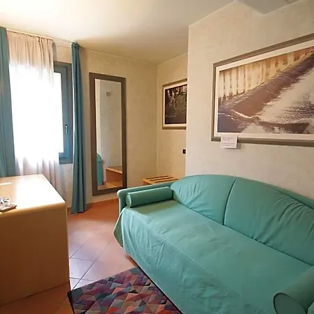 Conta Taste The Experience Hotel
